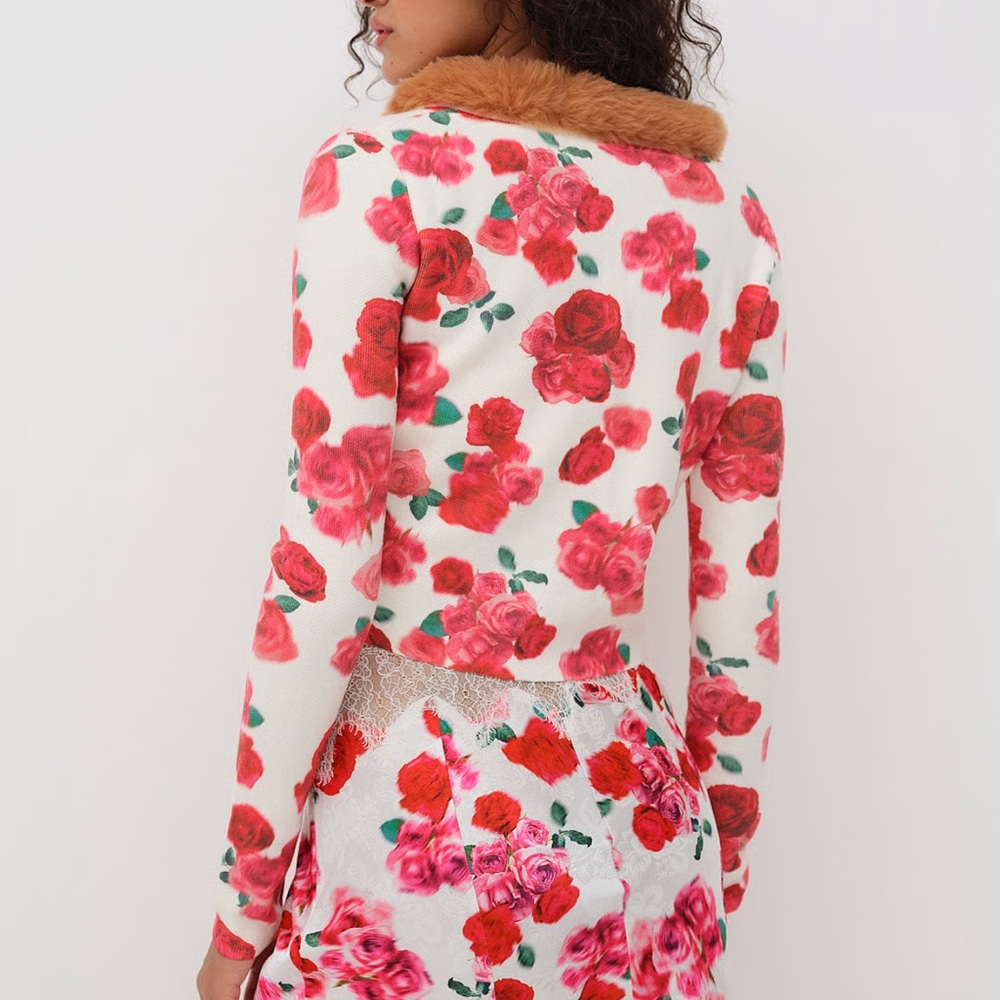For love & lemons Floral Cardigan with Faux Fur Collar s roses - Picture 2 of 6